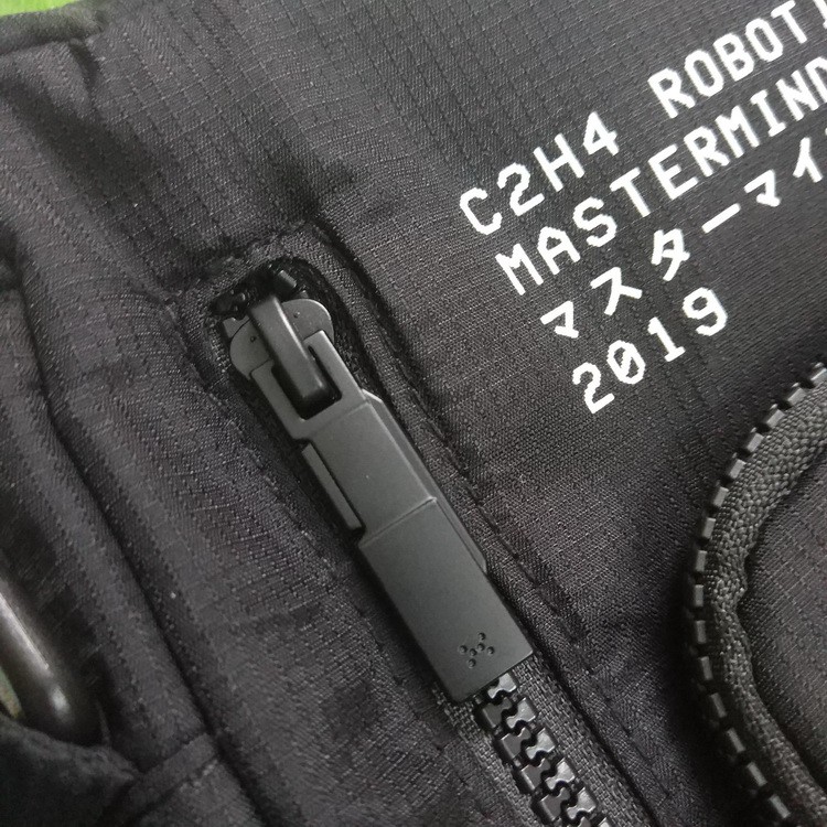 Túi đeo chéo Mastermind Japan shoulder bag