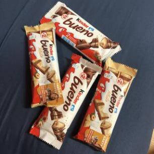 ( Bán sỉ ) Lốc 30 gói Bánh Chocolate nhân Hạt dẻ Kinder Bueno 43gr (2 thanh)