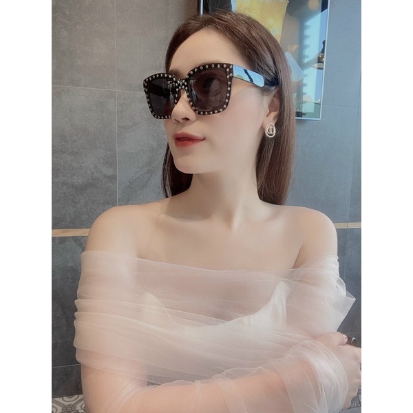 Kính nữ Sinsay có mail mua hàng của web chính hãng