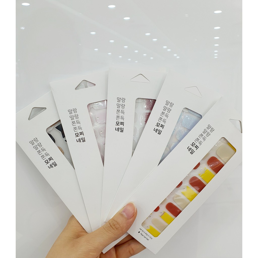 Móng gel dán tay Hernine kết cấu hạt thủy tinh không độc, có thể dùng tới hơn 1 tuần