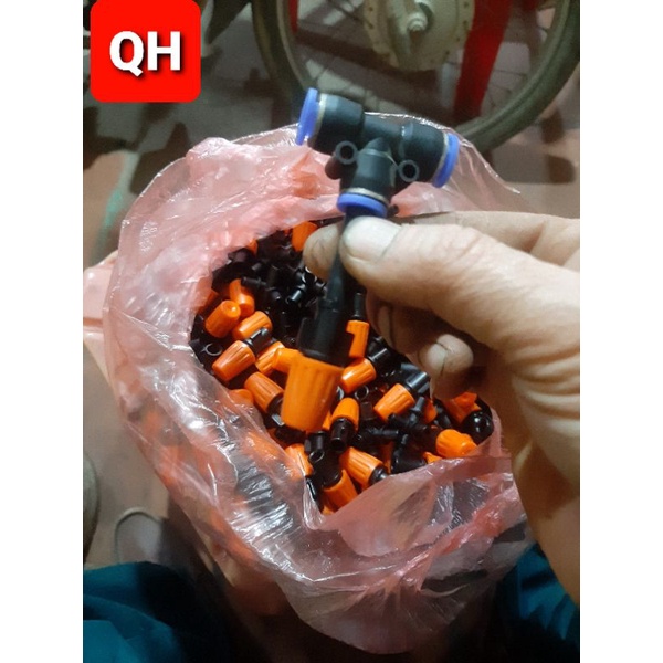Béc phun sương đỏ loại 1 hướng và  5 hướng lọai 1 + T nối nhanh ống 8mm ( Bộ như hình loại 1 )