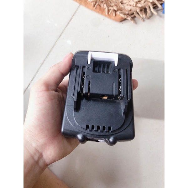 Pin đóng mới makita 3.0A 18v.pin sạc adrapter