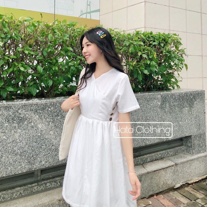 Váy babydoll ba nút gỗ