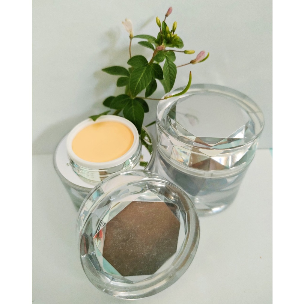 (Tặng kèm serum dưỡngKem dưỡng Kim Cương siêu trắng mới 20gr căng bóng trắng sáng, sạch thâm nám cao cấp mới