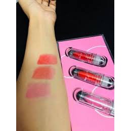 Son dưỡng Magic Lips Mickey Limited - Son Hồ Ngọc Hà.