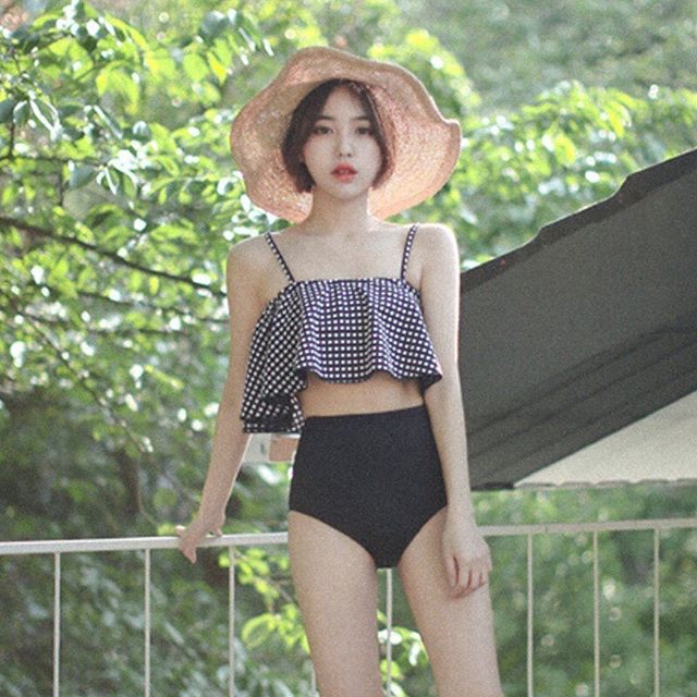 Bikini áo croptop quần cạp cao