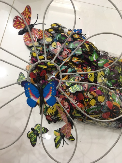 Con Bướm nhựa -cục hít