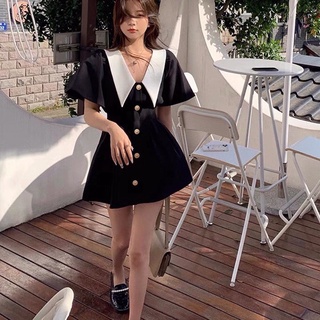 Đầm đen phối cổ peter trắng