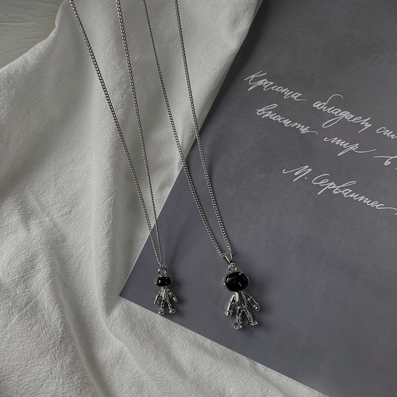 vòng cổ Mặt Hình Phi Hành Gia