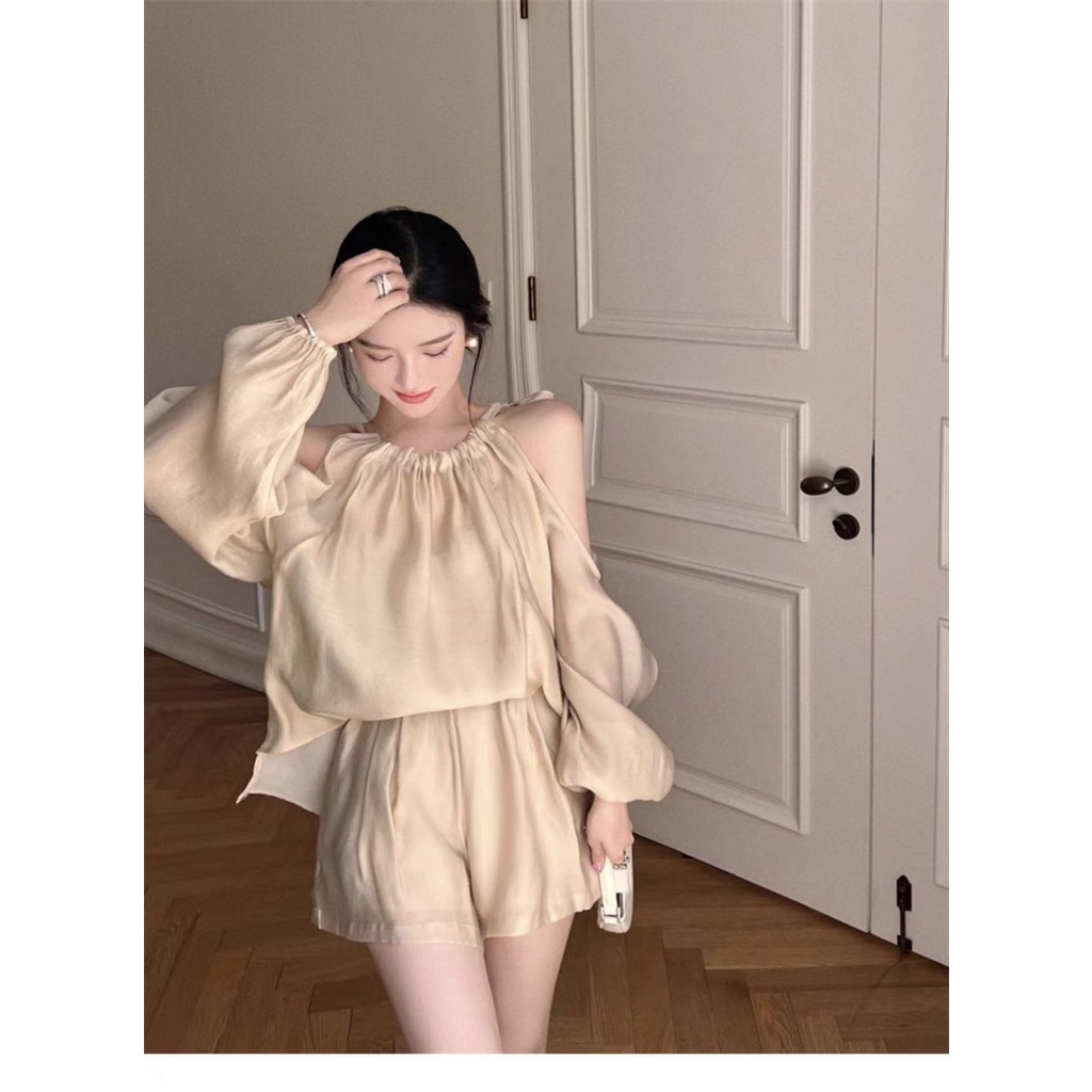 Bộ áo cổ yếm và quần đùi thời trang mùa hè Pháp 2022 cho nữ