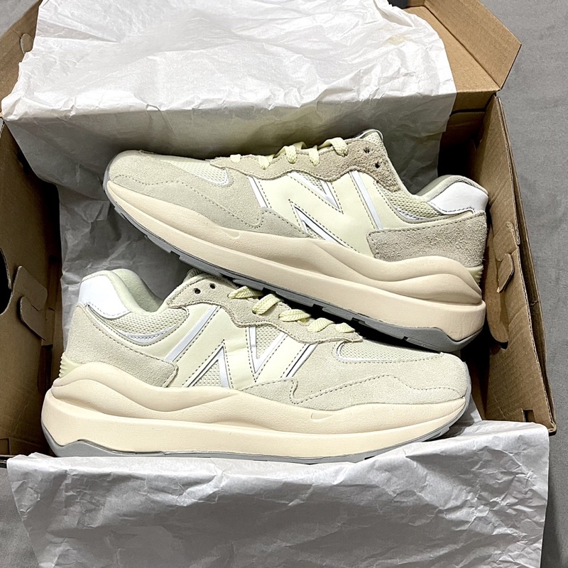 Giày sneaker NB57/40 Xám tiêu chuẩn