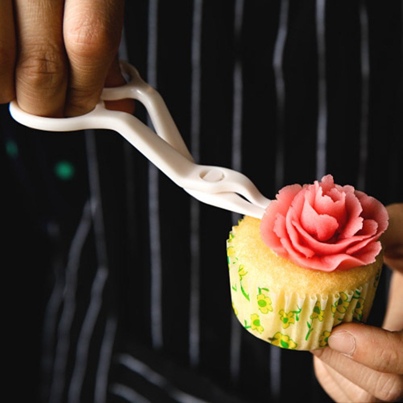 Set kéo đinh tạo hình hoa trang trí bánh