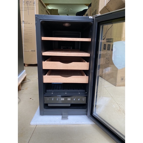 Tủ bảo quản cigar Vinocave SC - 18AH