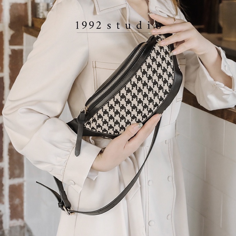 Túi xách unisex nam nữ/ 1992 s t u d i o/ FLOREN BAG/ Túi bao tử phối hoạ tiết HOUNDSTOOTH sành điệu.