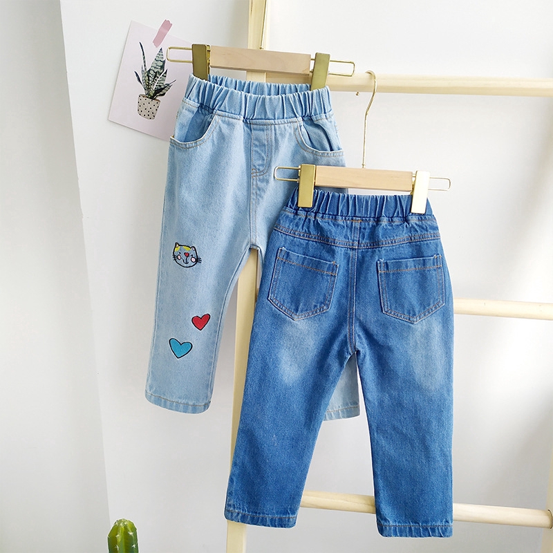 Quần Jeans Thêu Hình Cho Bé