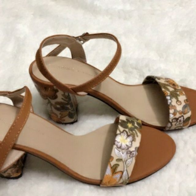 Sandal Zara basic hoa cực hot hè 2018 đây ạ