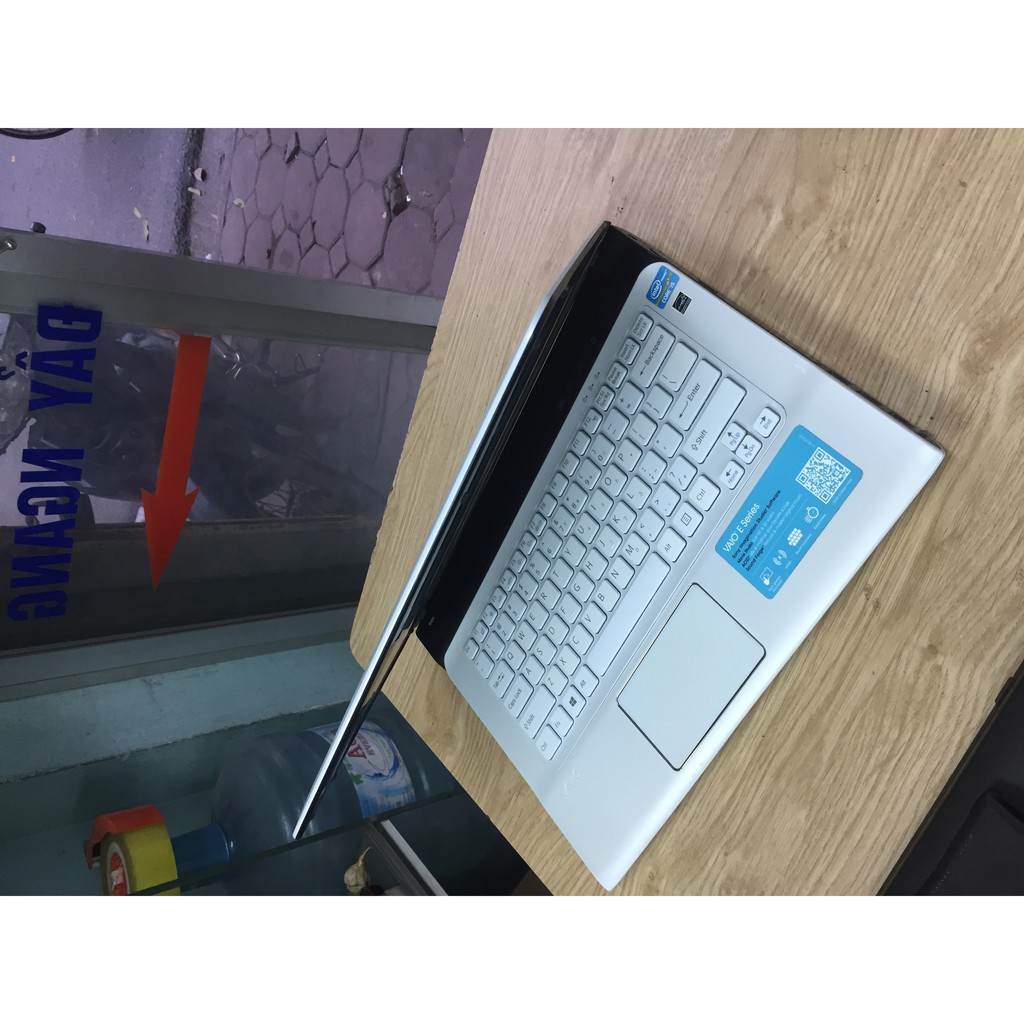 Hot Hot Laptop Sony vaio SVE14 Sang chảnh chíp core i5-3210M/4GB/HDD 320GB Cạc HD4000 game mượt. Tặng chuột không dây | BigBuy360 - bigbuy360.vn