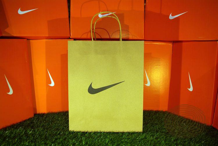 Túi Giấy Xách Tay Nike Thời Trang Tiện Dụng | BigBuy360 - bigbuy360.vn