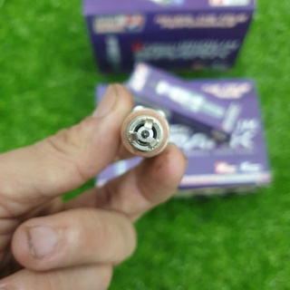 Bugi UMA RACING IDRIDIUM 3 CHẤU chân dài