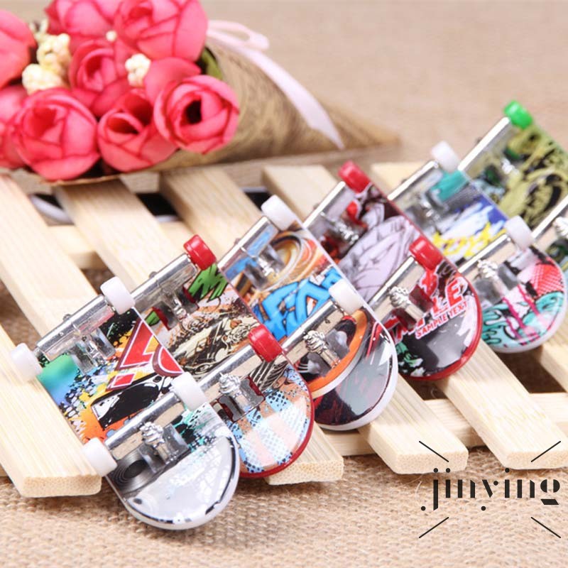 GETNOIVAS Set 5 ván trượt ngón tay mini họa tiết graffiti cho bé