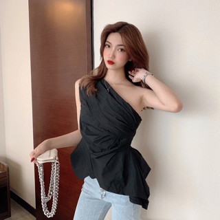 Áo lệch vai vạt chéo