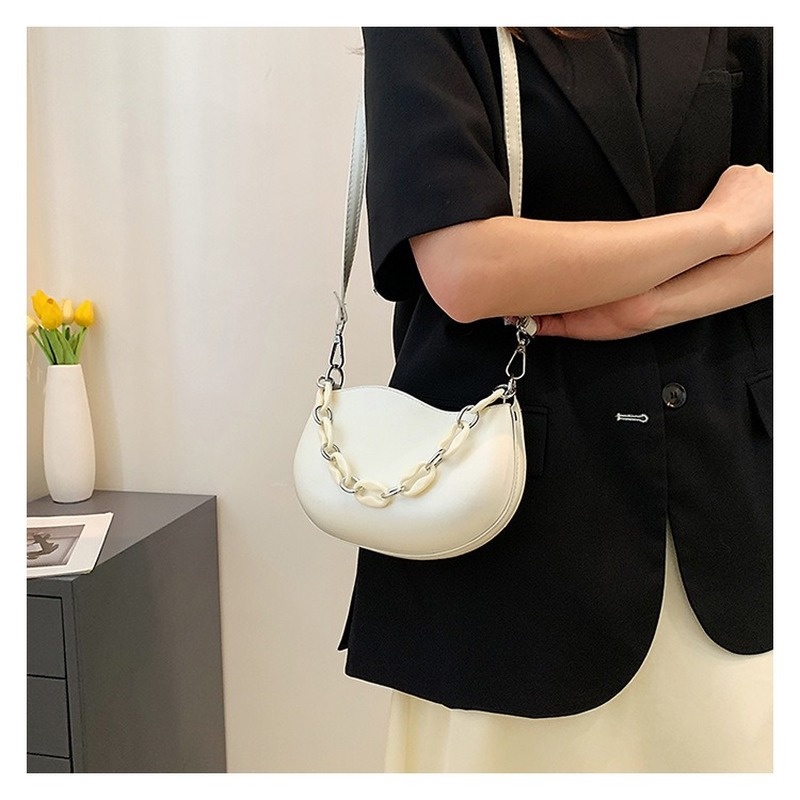 Túi Tròn Đeo Chéo Có Dây Xích NB00274