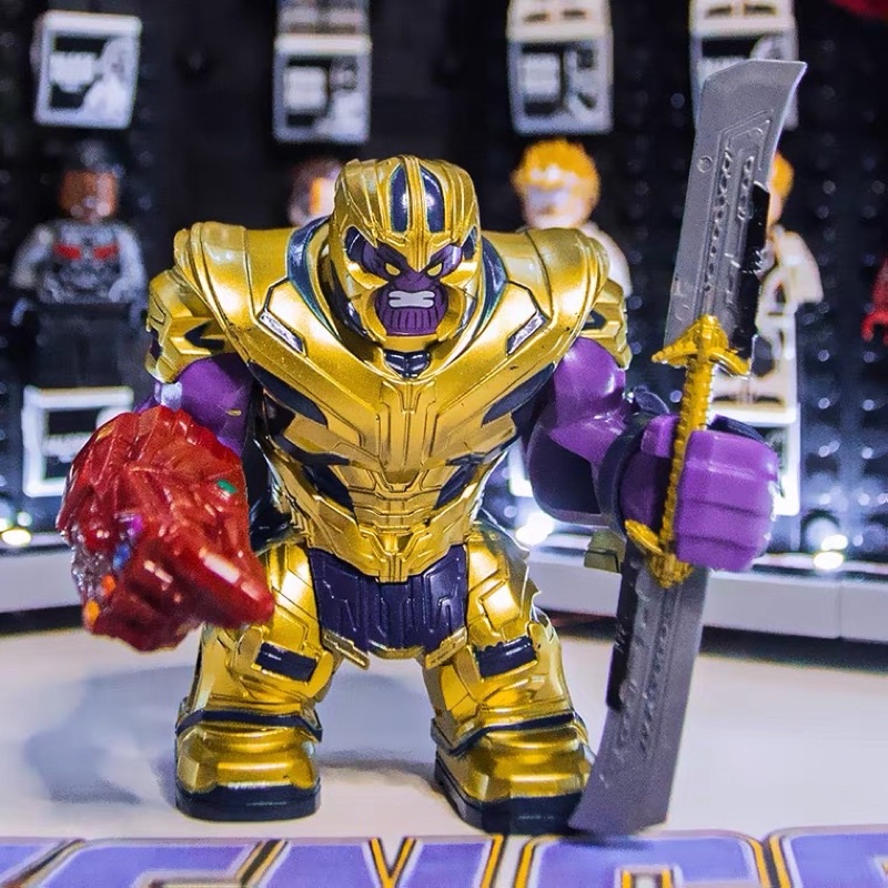 Mô hình Thanos Endgame Marvel cầm Găng Vô Cực, để bàn trang trí bàn kệ sách góc Gaming