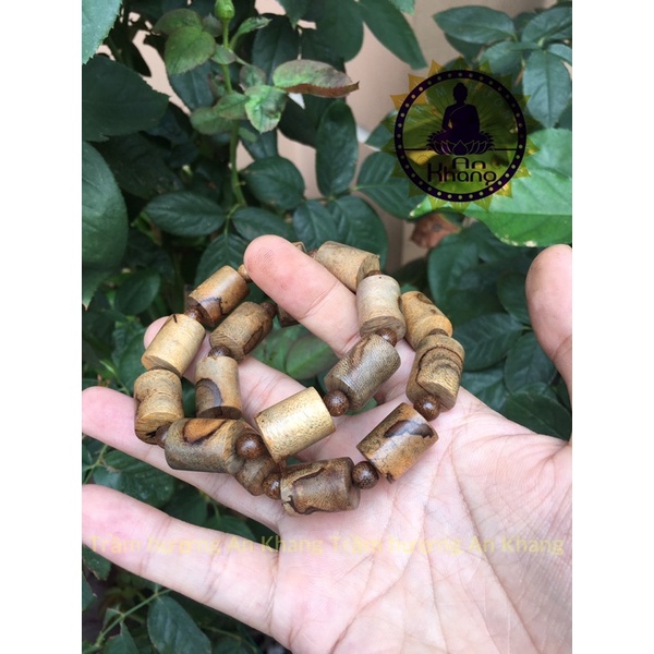 Vòng tay trầm hương tốc bông tự nhiên