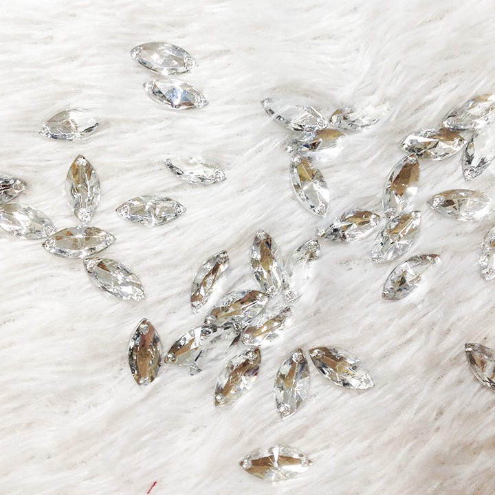 Hạt đá acrylic 3d hình thoi chóp ánh 7 màu cườm kết áo dài váy đầm sang trọng size 1.5cm