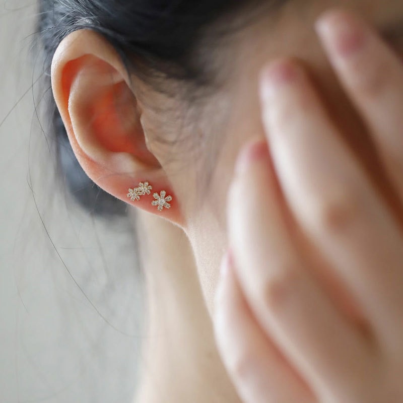 Khuyên tai bạc 925 SUMMERY nụ hoa đính đá bông tai S925 mạ vàng