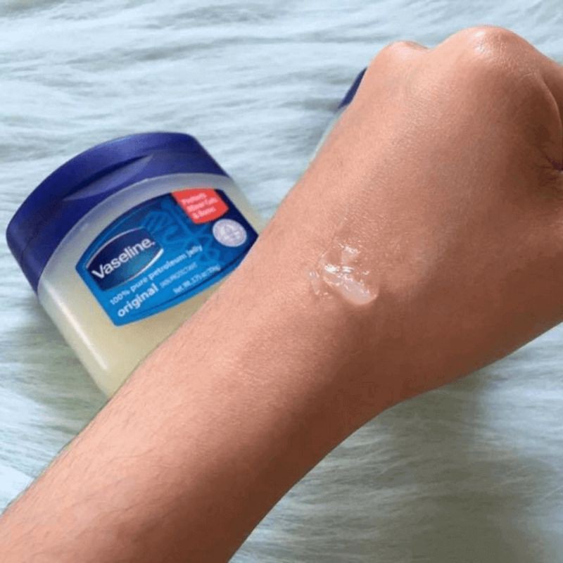 Sáp Dưỡng Ẩm Vaseline 100% Pure Petroleum Jelly (49g)