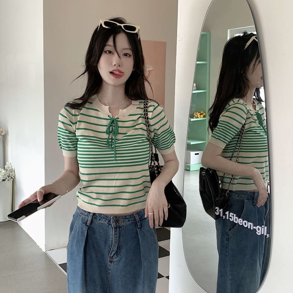 Áo Thun Dệt Kim Ngắn Tay Cổ Chữ V Họa Tiết Kẻ Sọc Màu Xanh Lá Thời Trang Mùa Hè Mới Dành Cho Nữ