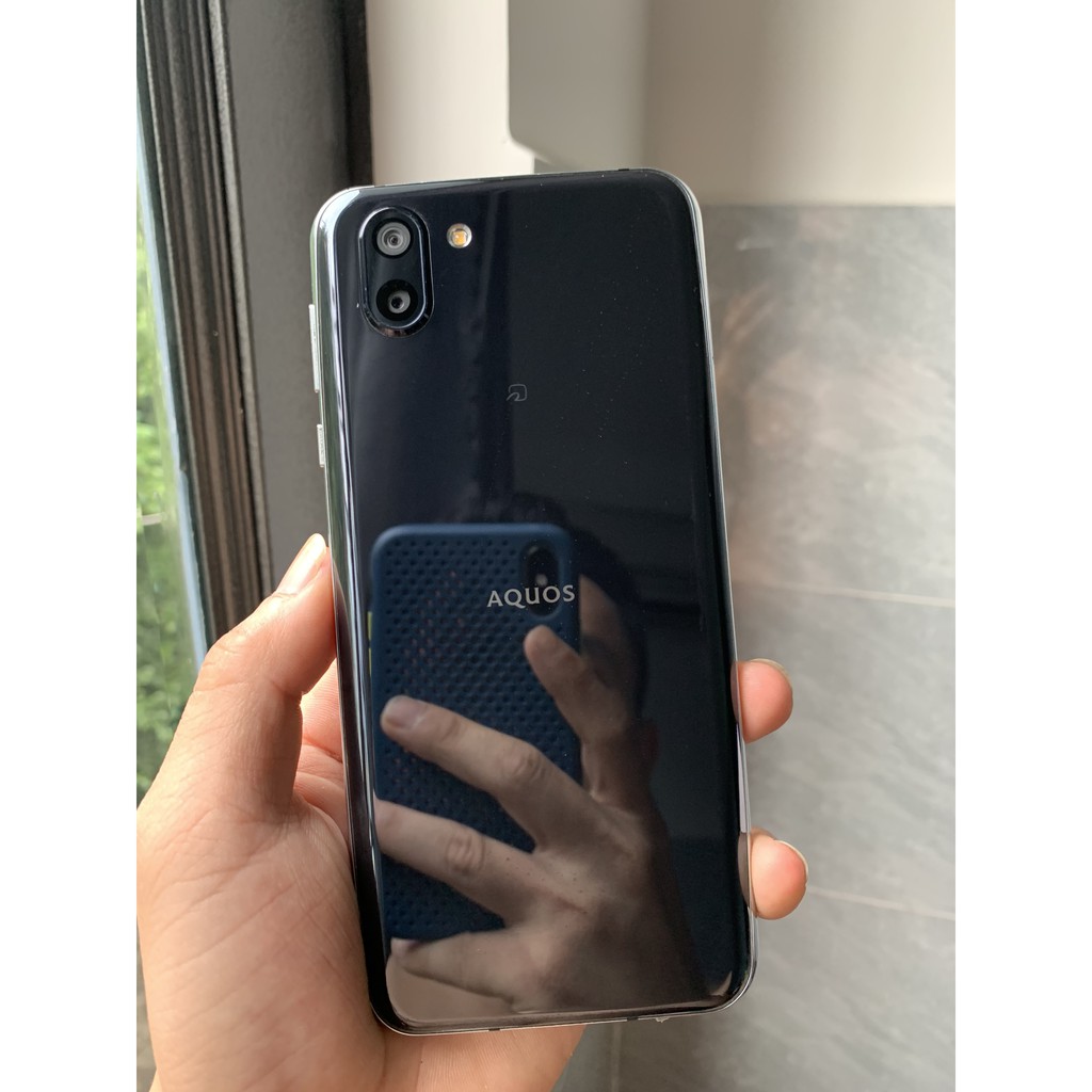 Điện thoại Sharp AQUOS R2 Ram 4/64GB 1SIM Màn Hình IPS LCD, 6"