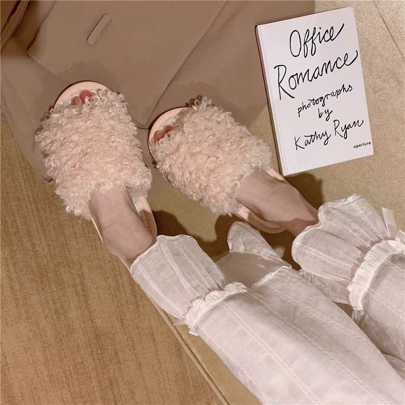 Dép lông mang trong nhà cho nữ