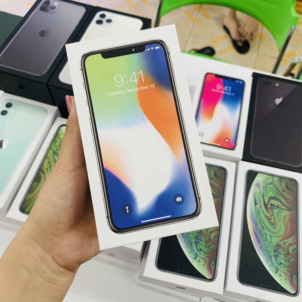 Hộp iPhone X có 2 màu tặng kèm chọt sim