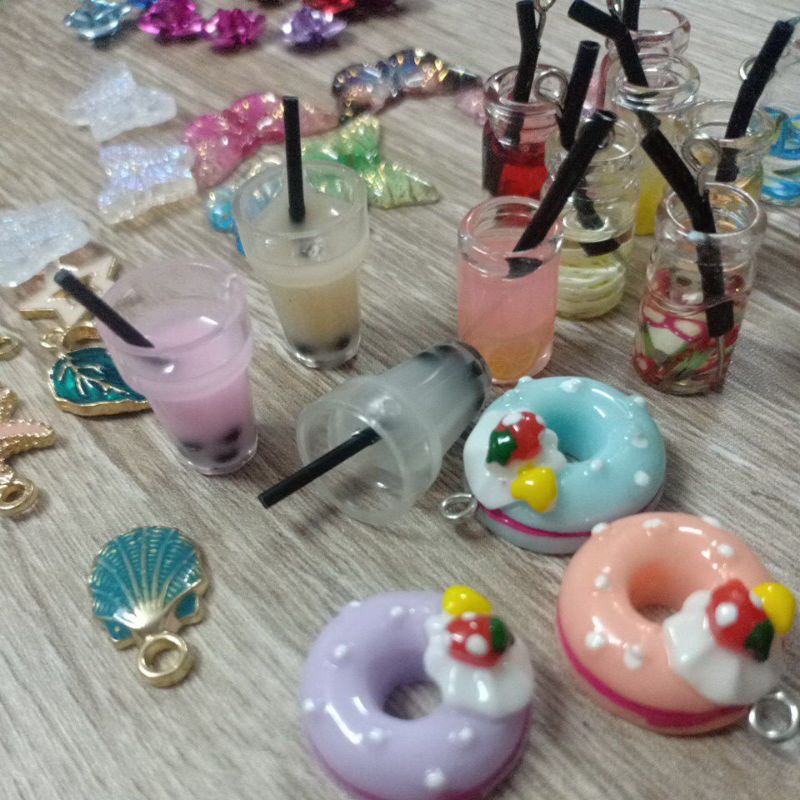 Vòng tay sắc màu kèm charm xinh xắn tùy chọn