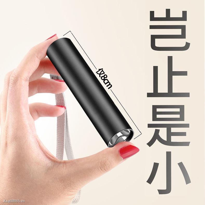 đèn pin
 Đèn pin mini ánh sáng mạnh có thể sạc lại siêu sáng hộ gia đình nhỏ cầm tay chiếu sáng cho sinh viên ngoài trời Đèn LED chiếu xa | BigBuy360 - bigbuy360.vn