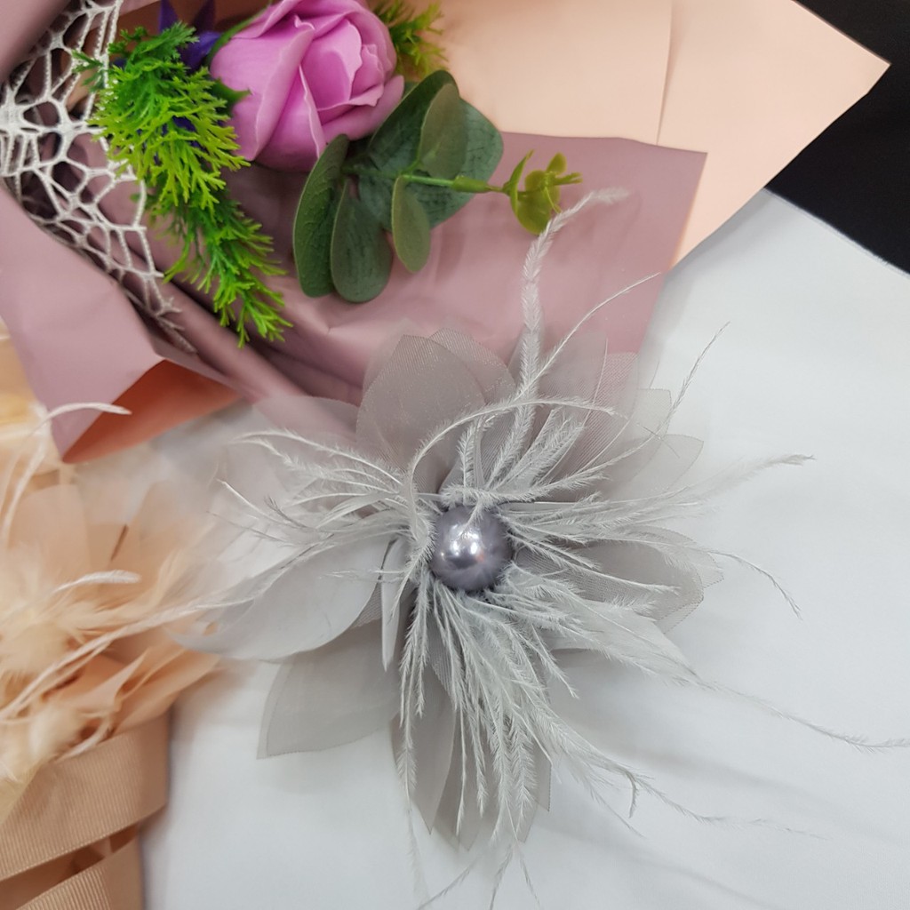 Cài áo voal lông vũ cao cấp kèm hộp