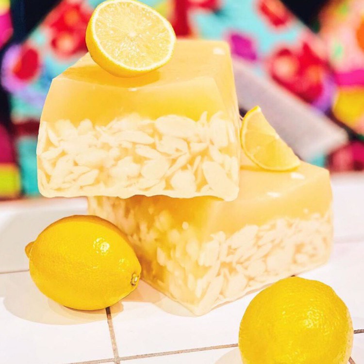 Bánh xà phòng LUSH - Bohemian Soap | BigBuy360 - bigbuy360.vn