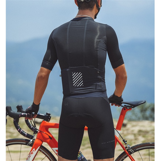 Áo đạp xe Monton ngắn tay Traveler Max - Đen