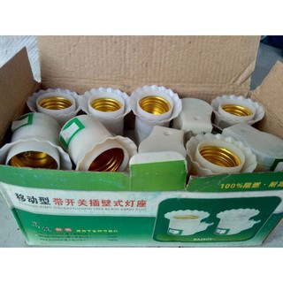 Đuôi đèn có công tắc E27