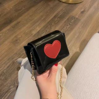 Túi đeo chéo hình tim mini hot trend