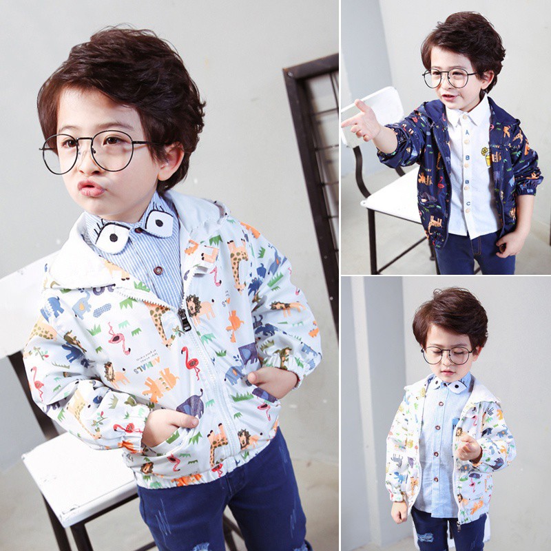 Áo gió có mũ trùm với họa tiết in hình thú dùng cho trẻ nhỏ