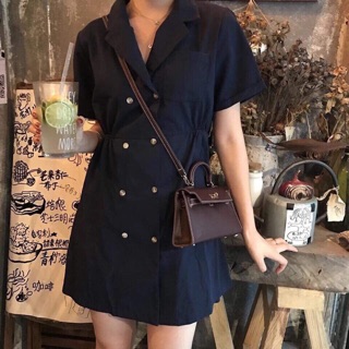 Đầm cổ vest