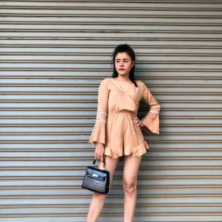 jump nữ hai mẫu
