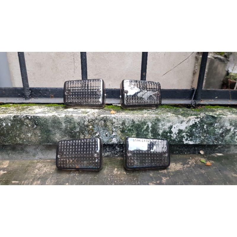 CHỤP XINHAN, ĐÈN HẬU CUB ĐÈN VUÔNG MÀU KHÓI