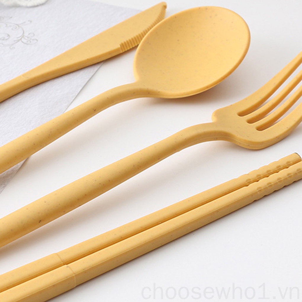 Bộ 4 dụng cụ bàn ăn bằng lúa mạch kèm hộp đựng tiện dụng