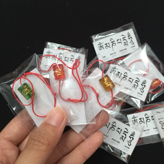 Vòng tay Om Mani Padme Hum -