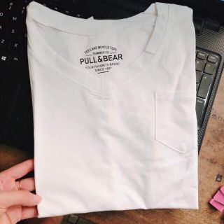 ÁO THUN HM VÀ PULL BEAR CHỈ 100k 4 chiếc (chỉ còn đen trắng)