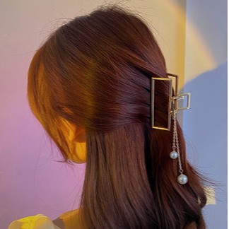 Kẹp tóc hình bướm đính đá và ngọc trai phong cách Hàn Quốc